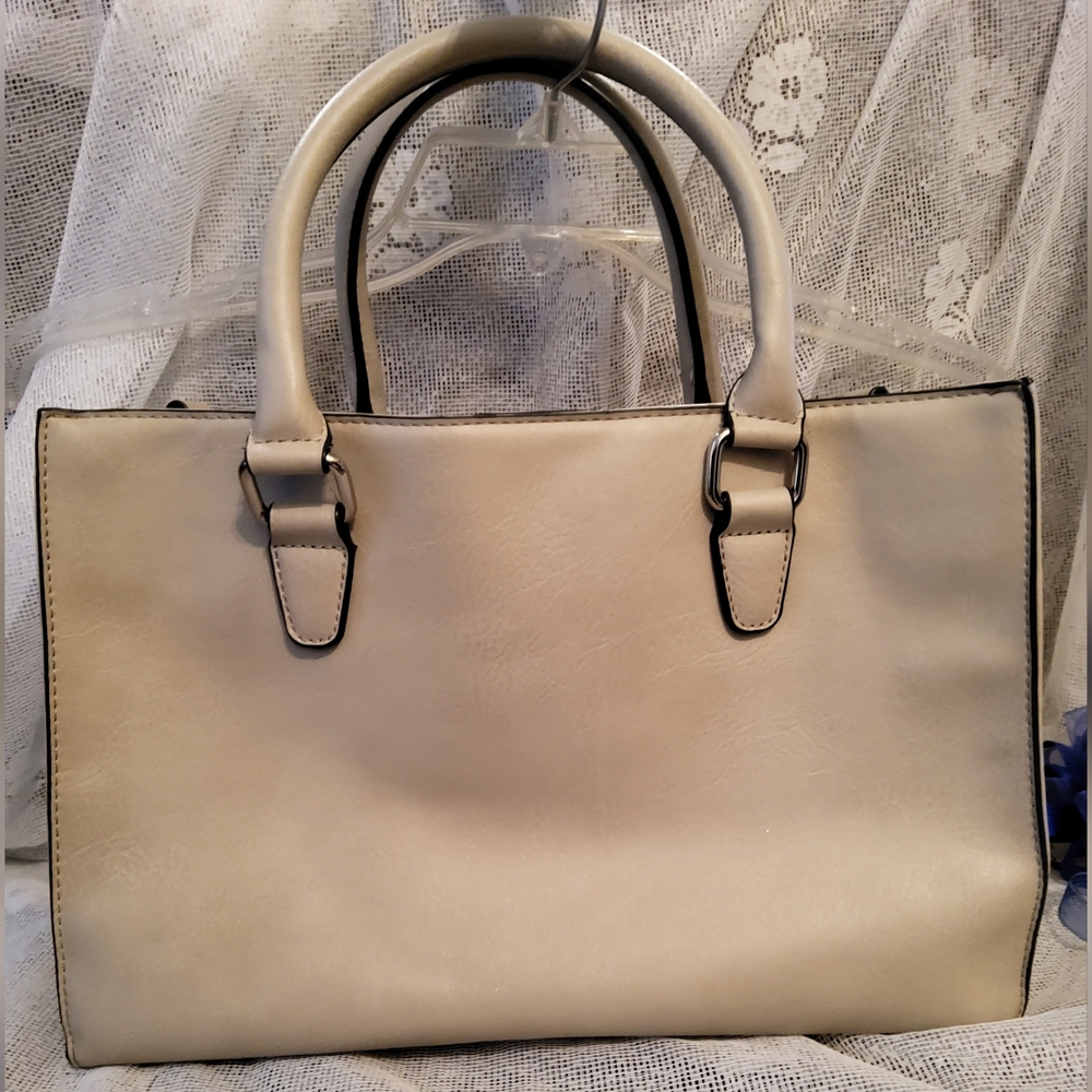 Purse - Picture 4 of 16